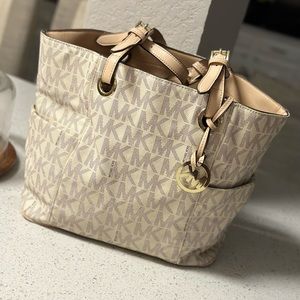 Michael Kors purse